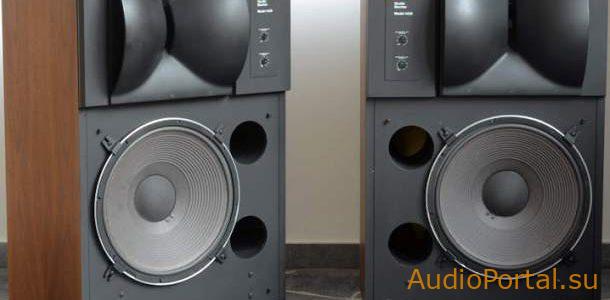 JBL 4430